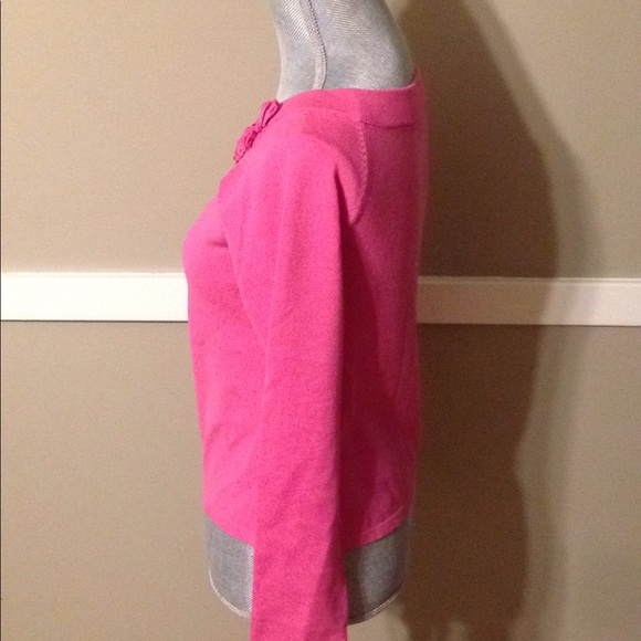 Pink sweater with flowers - Picture 3 of 5